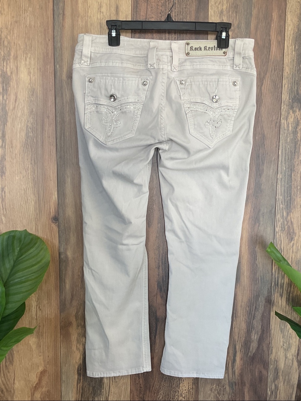Rock Revival Calli Crop Khaki Cream Jeans 31      184B